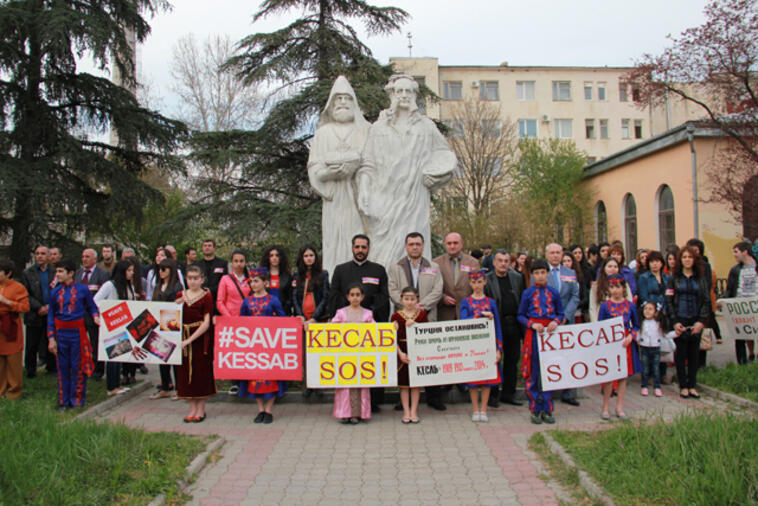 В Симферополе прошел пикет в связи с событиями в городе Кесаб