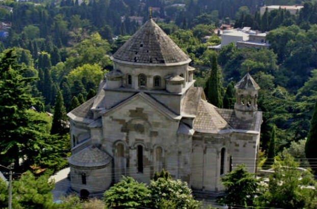 Жить в мире и согласии крымчан призвала Армянская Апостольская Церковь