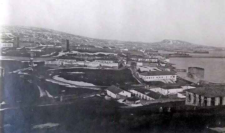 Фото. Феодосия. Айоц берд. Вид на Карантин  1907 г.