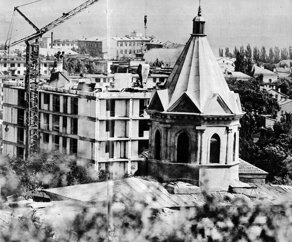 Фото. Феодосия. Вид на храм Сурб Геворг 1975-1977гг.