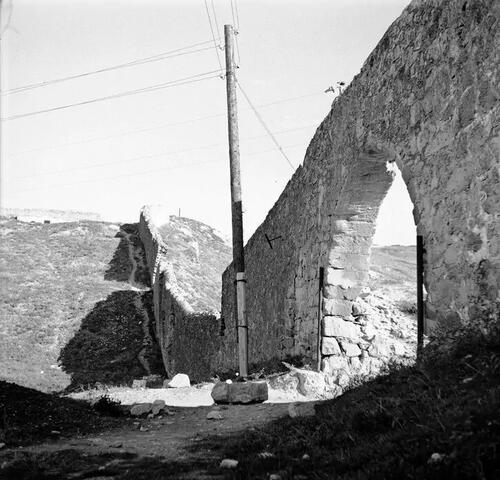 Фото. Феодосия. Фрагмент стены Армянской крепости