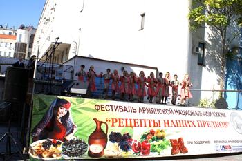 В Симферополе прошел Фестиваль армянской национальной кухни DSC02690-1