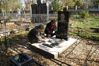 Работы на староармянском кладбище  Симферополя DSC07823