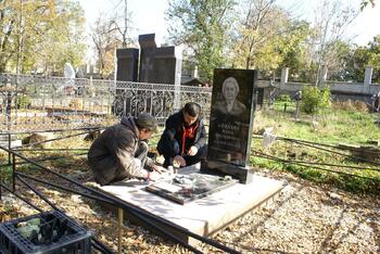 Работы на староармянском кладбище  Симферополя DSC07824