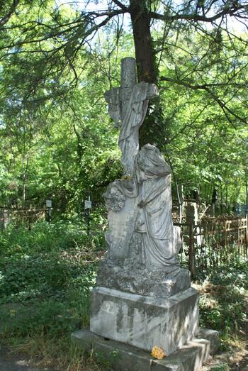 Католический армянский сектор на Старорусском кладбище Симферопполя DSC06634