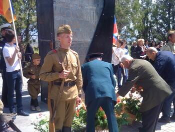 В Севастополе возложили цветы к  памятнику воинов 89 Таманской дивизии IMG_1097