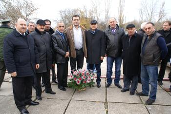 Открытие памятника Нверу Сафаряну в  Керчи DSC03242