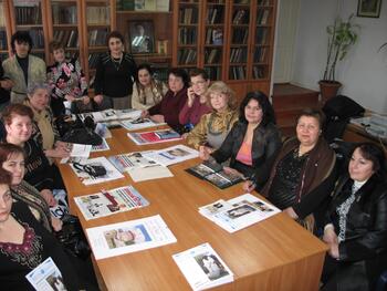 Участницы лиги армянских женщин "Майрик" собрались в офисе КАО