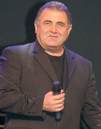 Арам Асатрян с концертом в Симферополе 2003 opr0JDSI