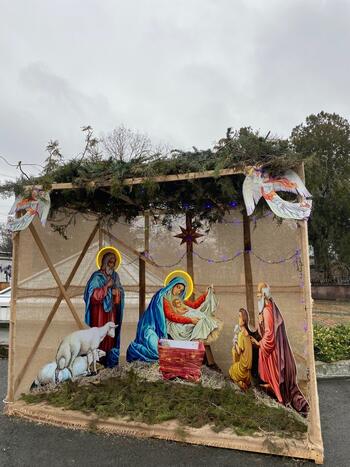 Инсталляцию Рождественского вертепа установили у храма Сурб Акоб image-27-12-21-12-15-11