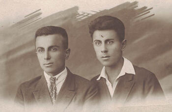 Фотоархив Арменака  Анопьяна Яков Аногпьян и Арменак Анопьян  1931г.