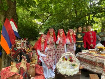 День семьи, любви и верности прошел в Крыму с армянским колоритом