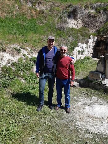 Армяне Бахчисарая встретили Пасху у  руин м-ря Григория Просветителя yj5dzdIh3L0