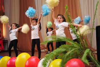 День материнства и красоты отметили в Армянской школе концертом SAN_4483