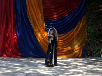Праздник Вардавар 2010 армяне Крыма  отметили  в монастыре Сурб Хач IMGP1045