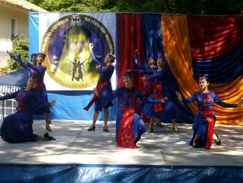 Праздник Вардавар 2010 армяне Крыма  отметили  в монастыре Сурб Хач IMGP1057