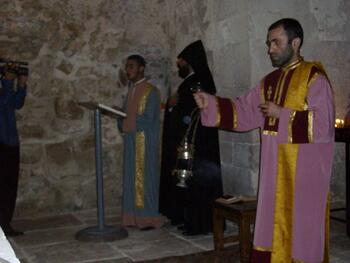 Праздник Вардавар 2010 армяне Крыма  отметили  в монастыре Сурб Хач IMGP1110
