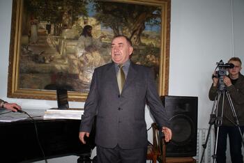 Выставка крымских армянских художников состоялась в Алуште DSC00435