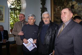 Выставка крымских армянских художников состоялась в Алуште DSC00454