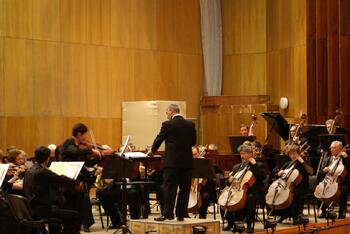 Концерт для скрипки с оркестром памяти Арама Хачатуряна  в Симферополе DSC09339
